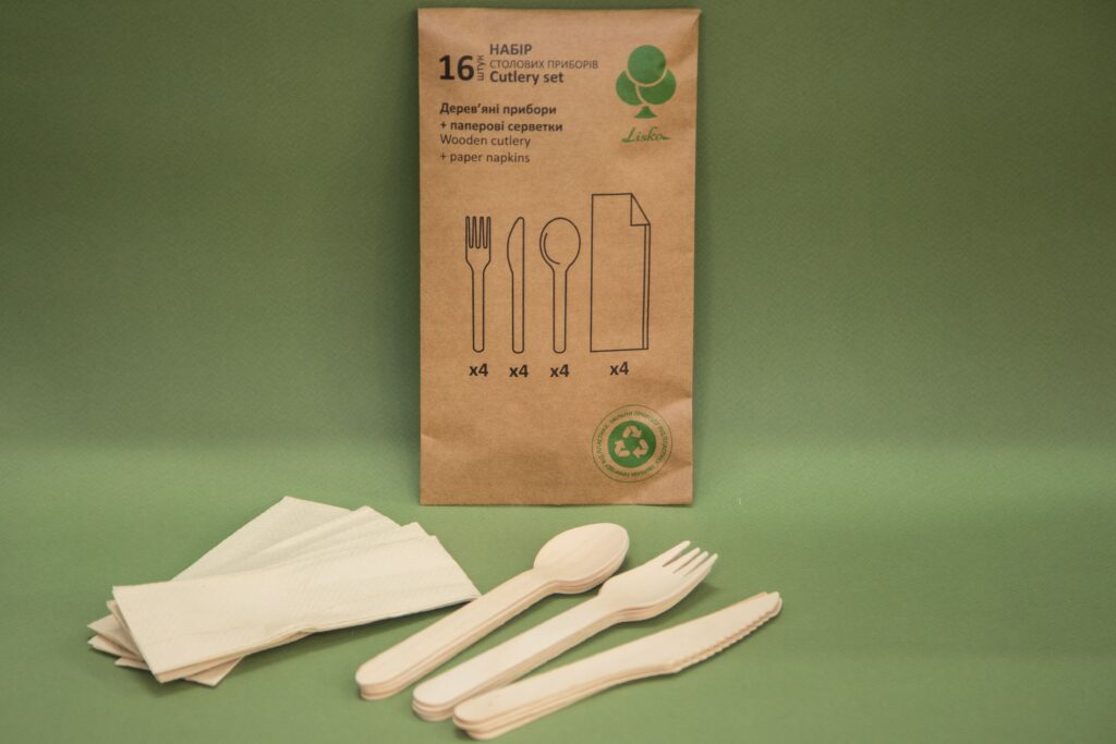 Набір дерев'яних столових приборів