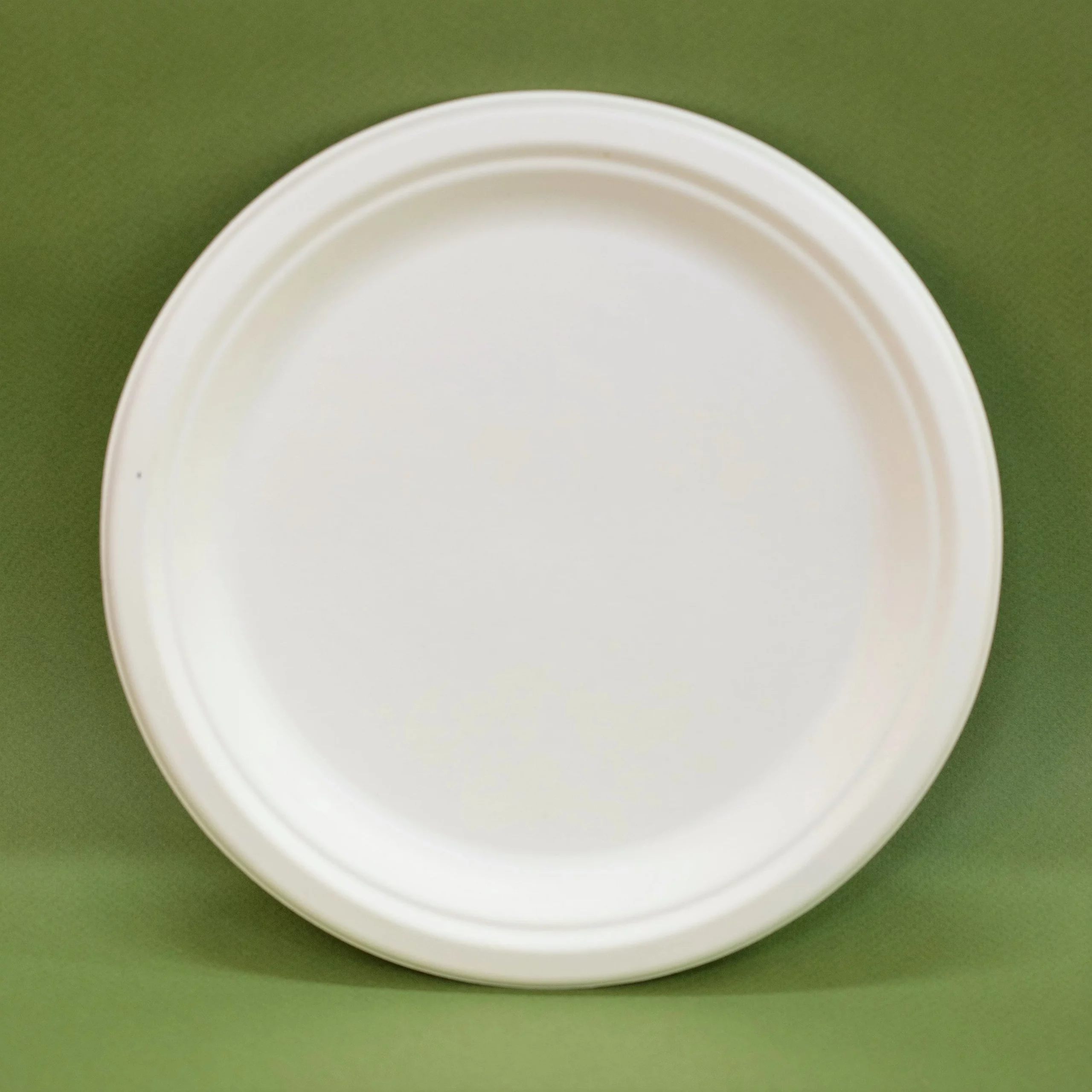 Одноразова тарілка 23 см